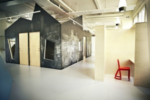 The-multimedia-house-Chalk-House-and-reading-niche-for-individual-contemplation_Design-RosanBosch_Photo-Kim-Wendt The-multimedia-house-Chalk-House-and-reading-niche-for-individual-contemplation_Design-RosanBosch_Photo-Kim-Wendt